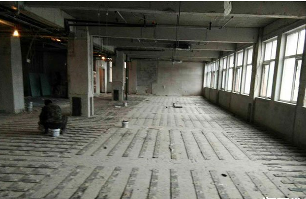 粘鋼加固混凝土竟然劈裂了